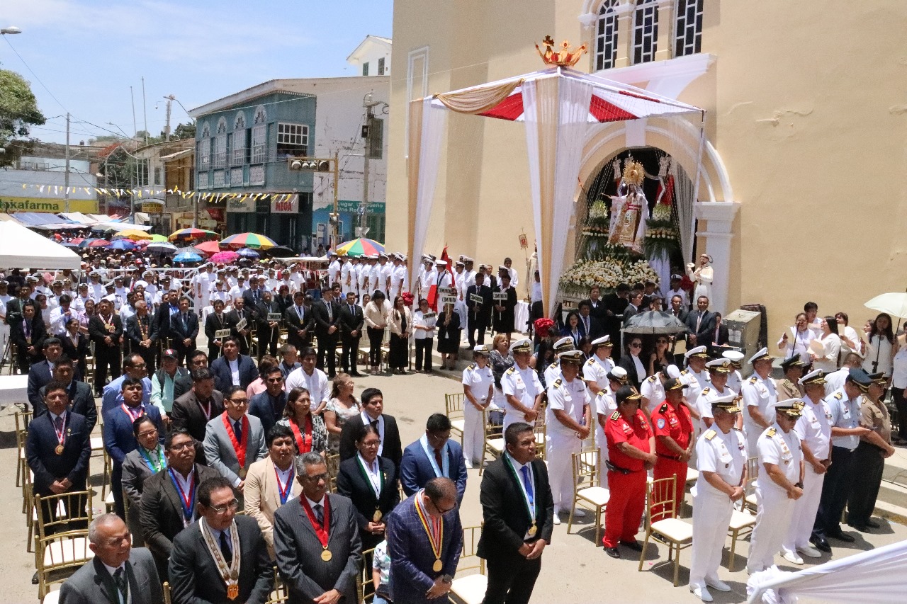 El alcalde Ing. Jorge Benites Olaya y su cuerpo de regidores se hicieron presentes en la misa en honor a la Virgen de Las Mercedes