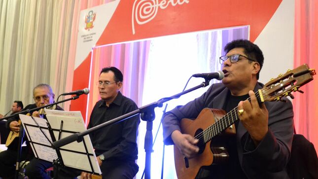 Con participación del Consulado General del Perú en Cochabamba