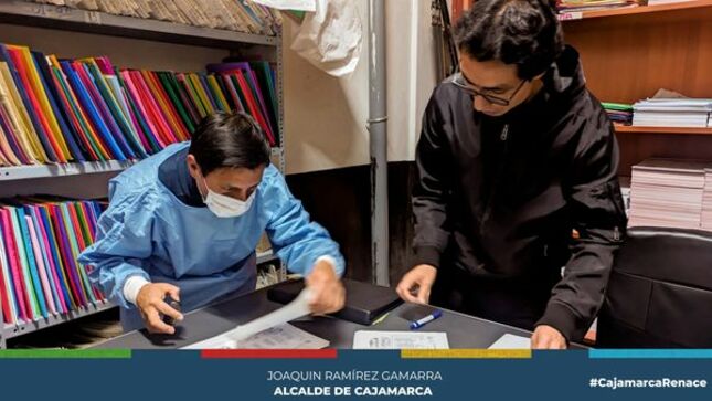 En una iniciativa que destaca el compromiso de la Municipalidad Provincial de Cajamarca con la salud y el bienestar de su comunidad, se realizó la entrega de canastas a los pacientes beneficiarios de Tuberculosis (TBC) en diferentes postas y centros de salud. 
📌Hasta la fecha, se ha completado la distribución de estas valiosas canastas en las instalaciones de salud de La Tulpuna, Magna Vallejo, Pachacútec, Chontapaccha, Micaela Bastidas, EsSalud y Atahualpa.
🤝Este acto solidario fue posible gracias a la colaboración efectiva de la subgerencia de Programas Sociales y Empadronamiento en estrecha coordinación con el Programa de Complementación Alimentaria (PCA) y la dirección del Programa de Atención Integral de la Tuberculosis (PANTBC) de la Municipalidad Provincial de Cajamarca.
👉La Municipalidad Provincial de Cajamarca reafirma su compromiso continuo con la comunidad y su determinación de garantizar la atención integral de la salud de sus residentes. Esta entrega de canastas representa un paso más hacia la construcción de una sociedad más saludable y solidaria.