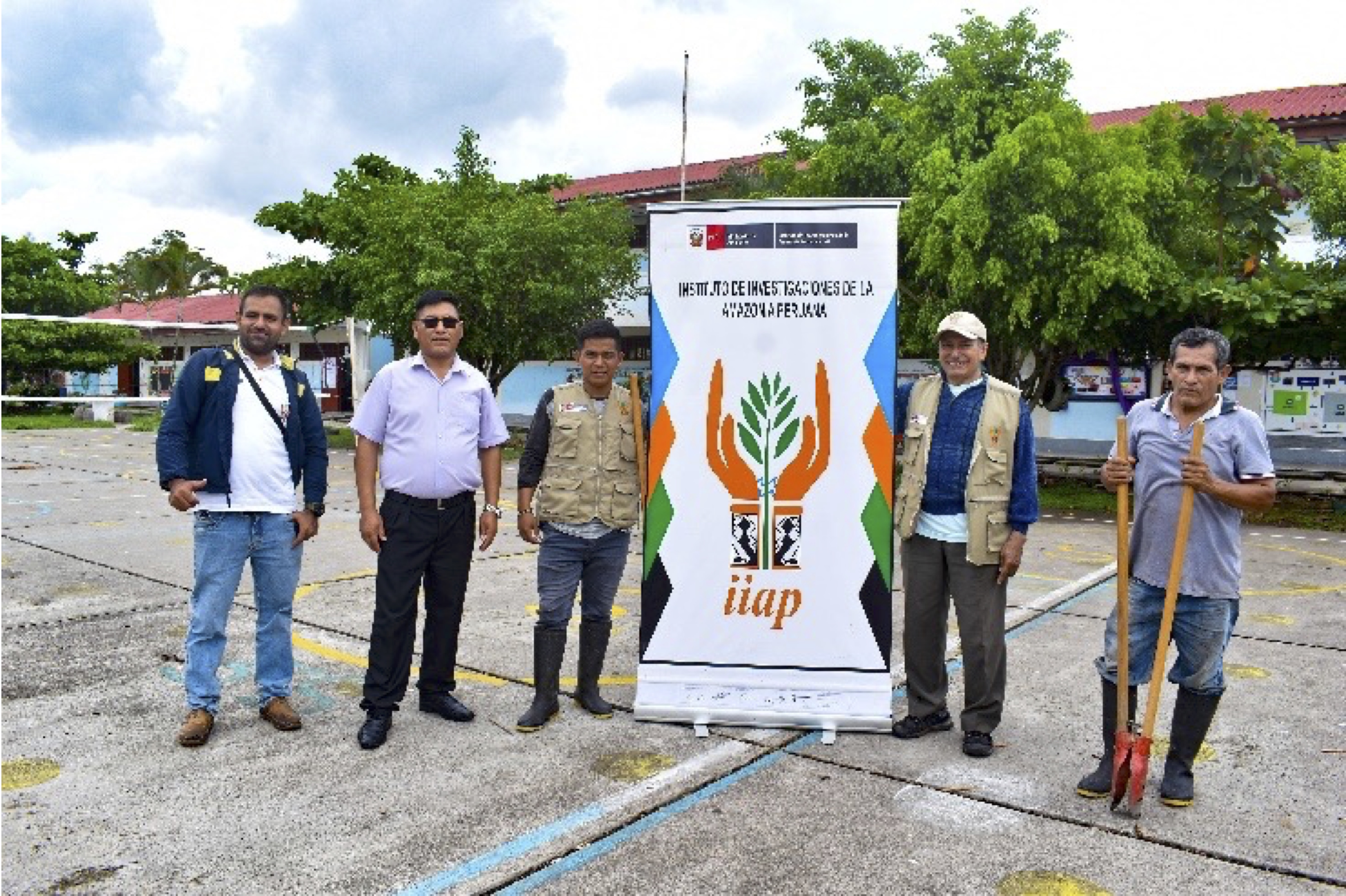 IIAP realiza campaña de arborización en institución educativa de Huánuco