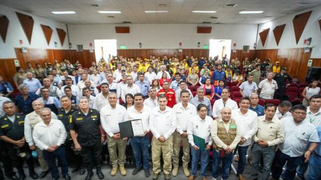 Firma del pacto "Juntos por la Seguridad Ciudadana en Piura"