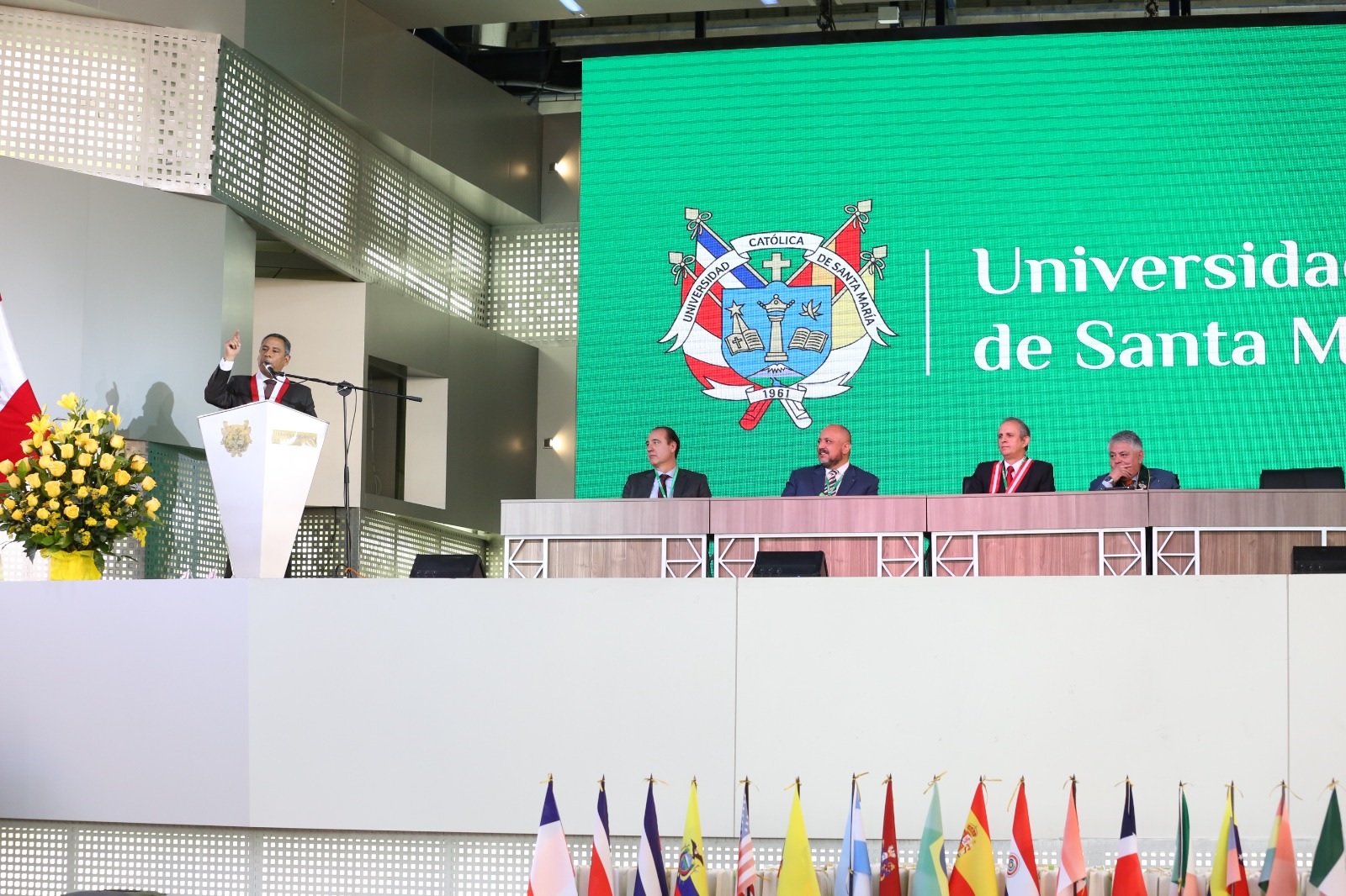 El presidente del TC Francisco Morales Saravia participó dirigiendo unas palabras durante la ceremonia inaugural y dijo que los estudiantes son el objetivo de los congresos de derecho constitucional.
