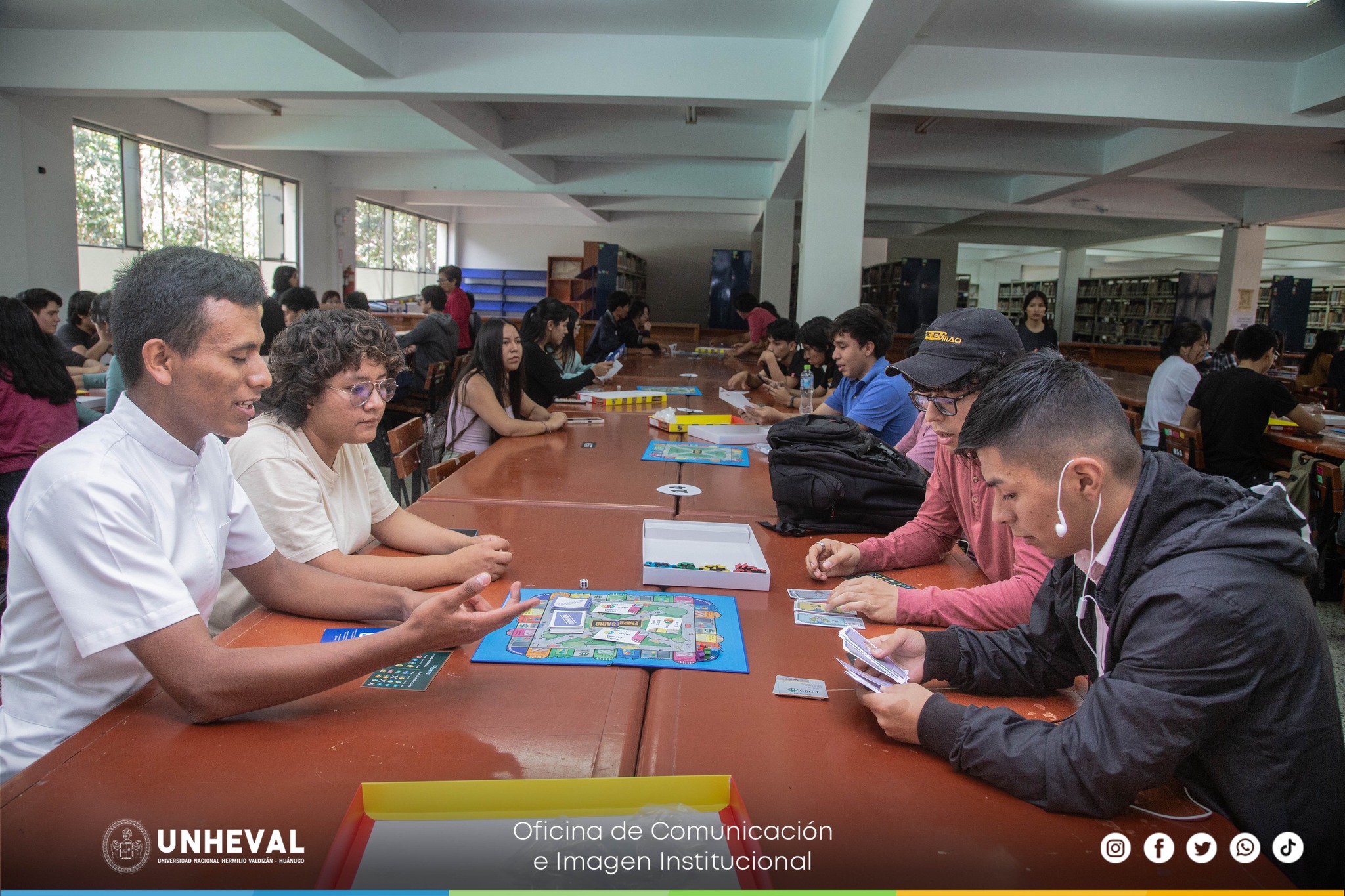 Torneo de Simulación Empresarial Reúne a más de 200 estudiantes valdizanos en busca de potenciar habilidades