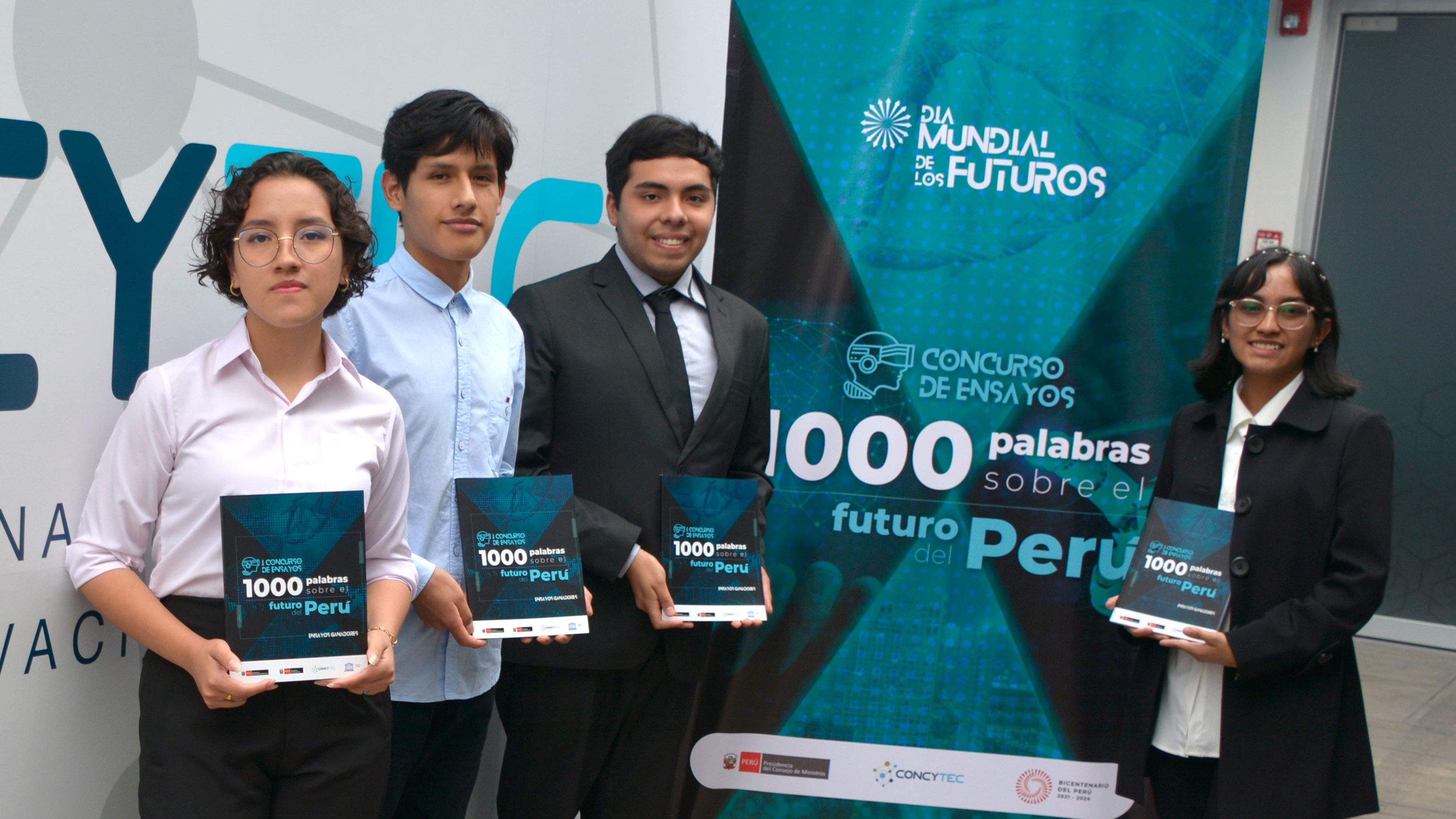 Presentan libro de ensayos “1000 palabras sobre el futuro del Perú” escrito por adolescentes y jóvenes de 16 regiones del país