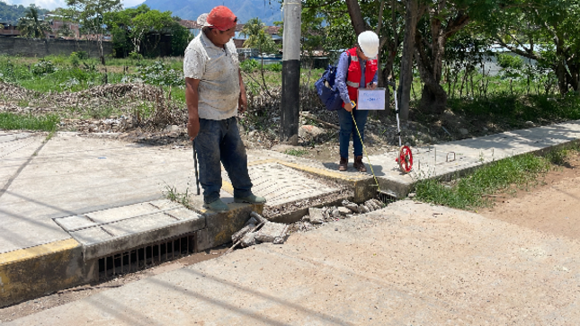 La Contraloría General de la República advirtió la construcción de un servicio de alcantarillado pluvial, de más de S/ 1’200,000 en el distrito de Chanchamayo, que se encuentra sin funcionamiento y con graves deficiencias técnicas, cuya ineficacia intensifica la activación de quebradas e inundaciones por las constantes lluvias en la zona.
