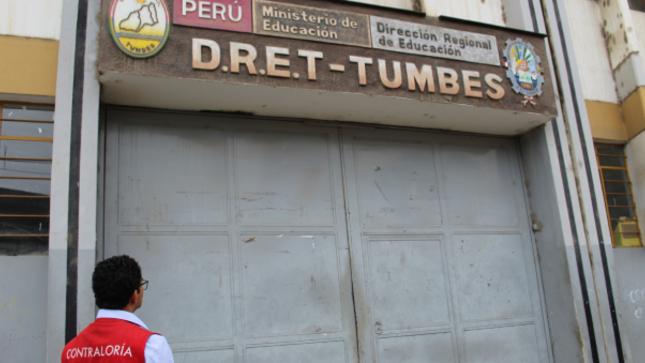 La Contraloría General de la República detectó la contratación irregular y paralela de una docente en tres instituciones educativas. Estas son José Antonio Encinas y SO1 PNP Carlos Teodoro Puell Mendoza, del distrito de Tumbes y la I. E. San Juan de la Virgen en el distrito del mismo nombre durante nueve meses del 2022, en los cuales la servidora percibió tres remuneraciones.