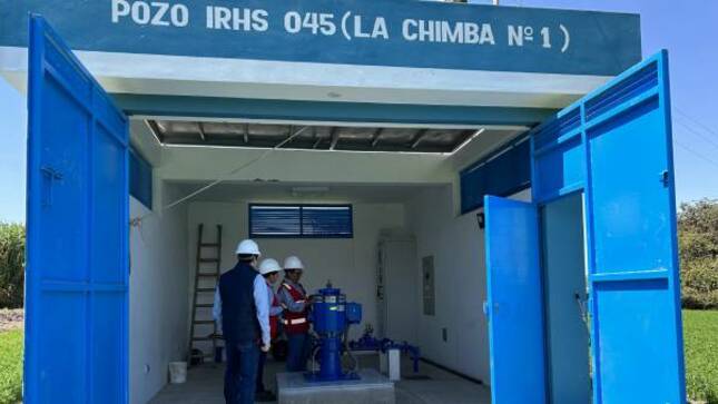 La Contraloría General alertó una situación preocupante en una obra importante para los agricultores de los valles de Ilo y Moquegua, especialmente en el contexto de una posible sequía debido al fenómeno del Niño. El proyecto de extracción de agua subterránea tiene problemas relacionados con el saneamiento físico legal y una significativa demora en la asignación presupuestal para su conclusión. 