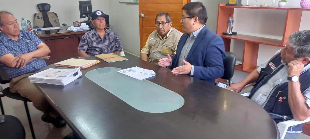 Reunión de comisión de gestión de terreno para la construcción del nuevo hospital