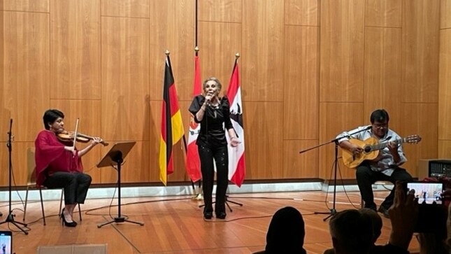 “Entrelazados”: concierto en Berlín con la participación de la cantante Cecilia Bracamonte