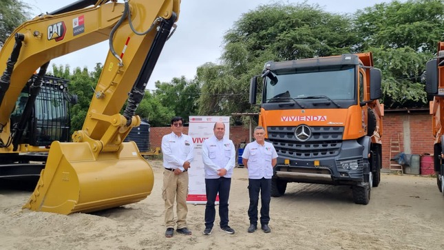 Ministerio de Vivienda presenta nueva maquinaria para intensificar trabajos de prevención y mitigación ante fenómeno El Niño en Piura