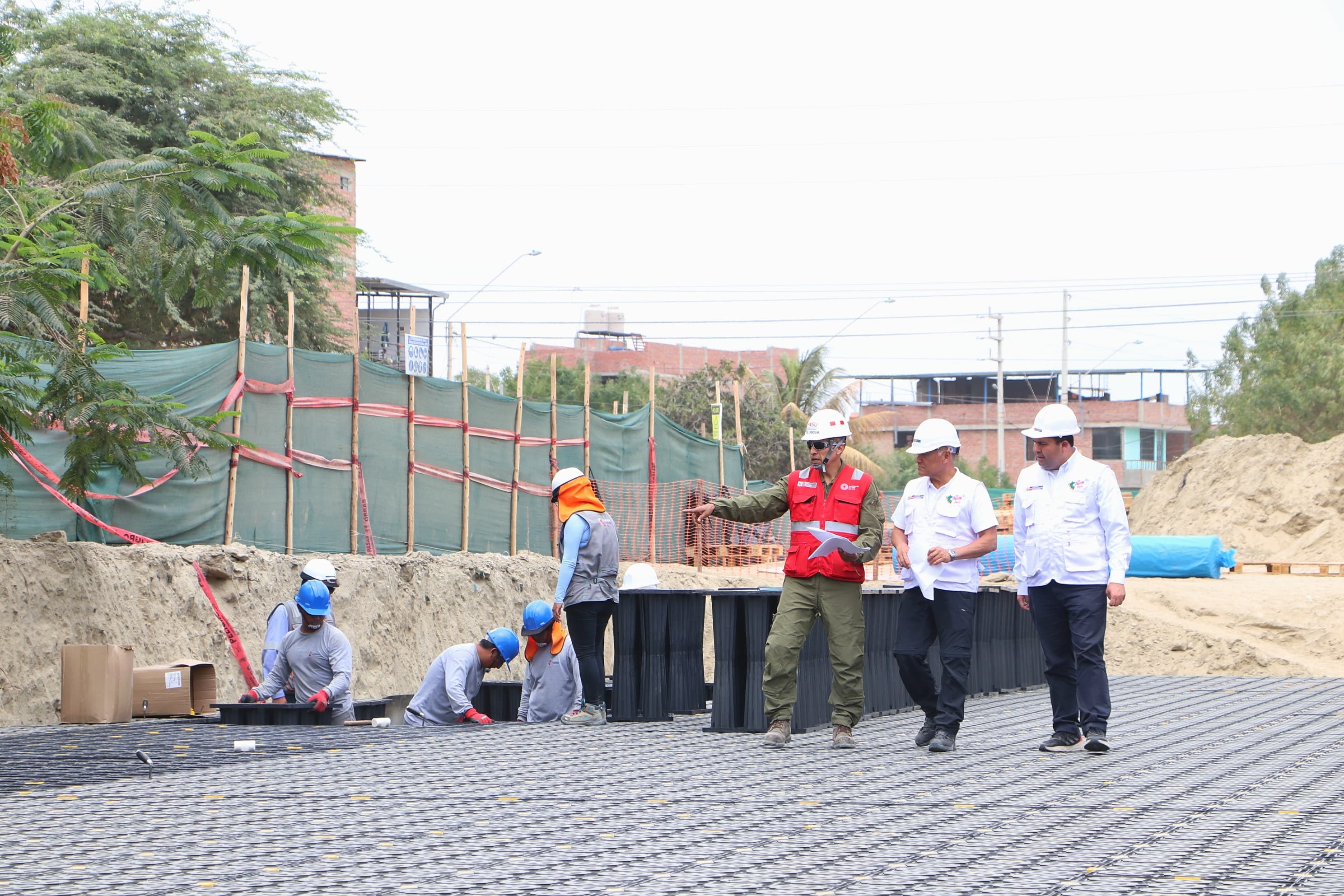 Ministerio de Vivienda presenta nueva maquinaria para intensificar trabajos de prevención y mitigación ante fenómeno El Niño en Piura