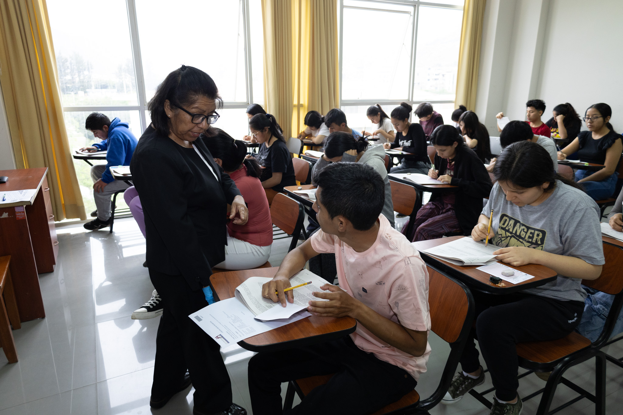 Examen de CEPREVAL en la Universidad Nacional Hermilio Valdizán
