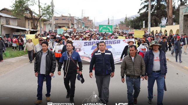 Multitudinaria Marcha por el Saneamiento Integral de Sapallanga