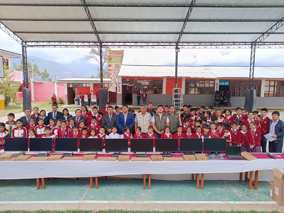 📌MDM ENTREGA 10 COMPUTADORAS Y 1 LAPTOP A LA I.E. N° 88054 "SANTO TORIBIO" DE MACATE🖥️