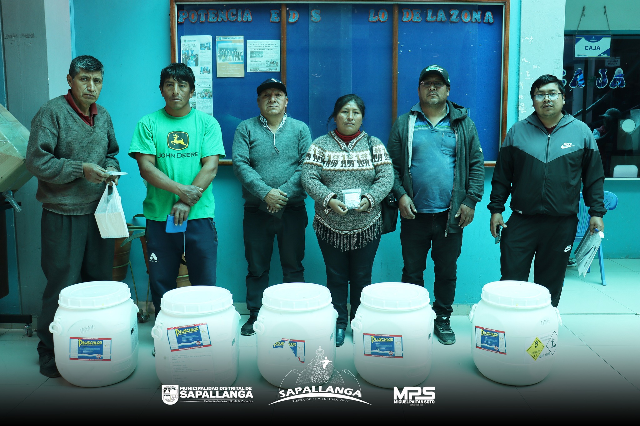 Entrega de insumos a JASS de los barrios de Sapallanga
