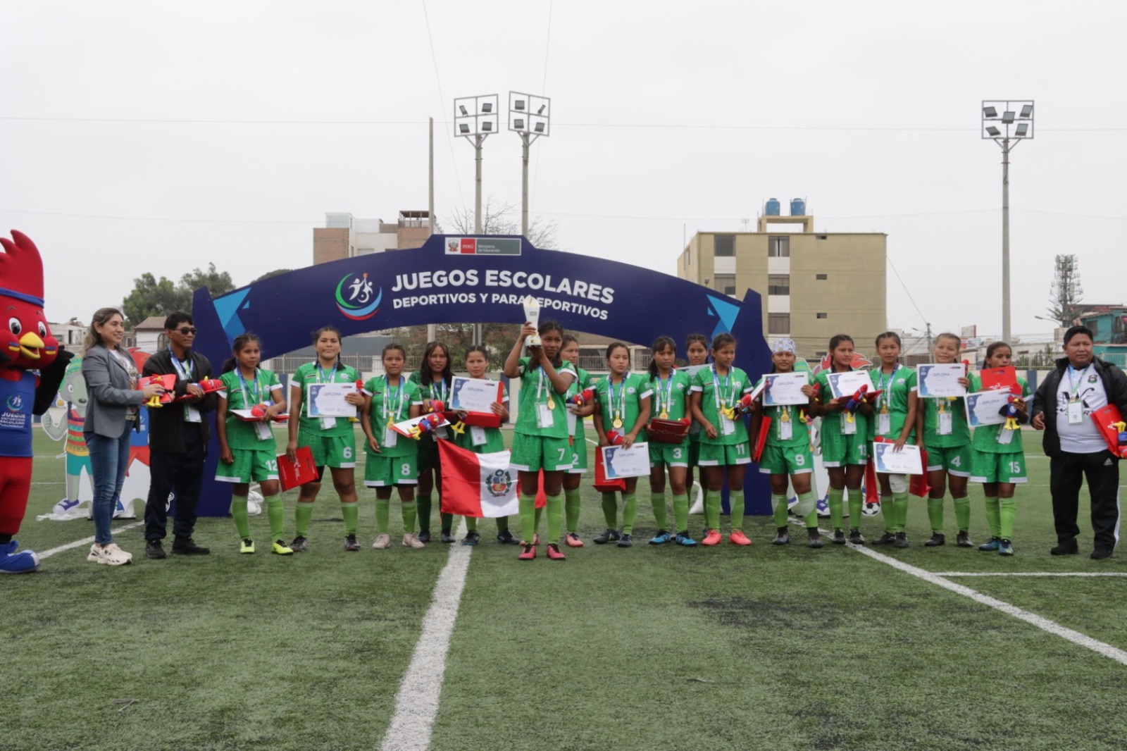 Equipo shipibo-konibo campeona en fútbol femenino de Juegos Escolares Deportivos