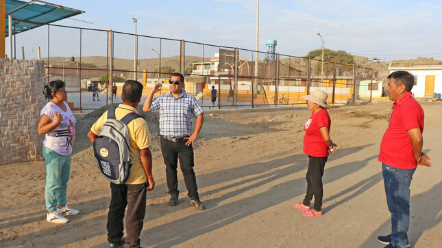 Vecinos solicitan mejoramiento de la losa deportiva de su sector 