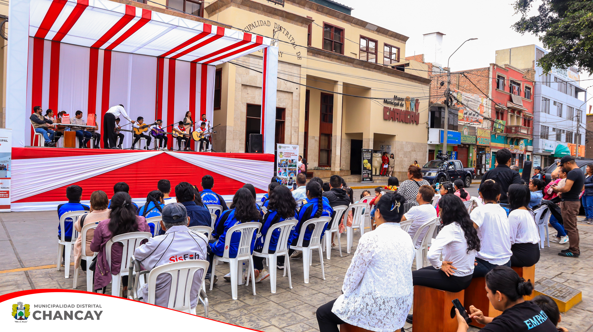 En conmemoración al Día de la Canción Criolla, la Subgerencia de Educación, Cultura y Deporte de la Municipalidad de Chancay organizó una destacada presentación de algunos de sus talleres.