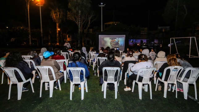 cine en tu barrio