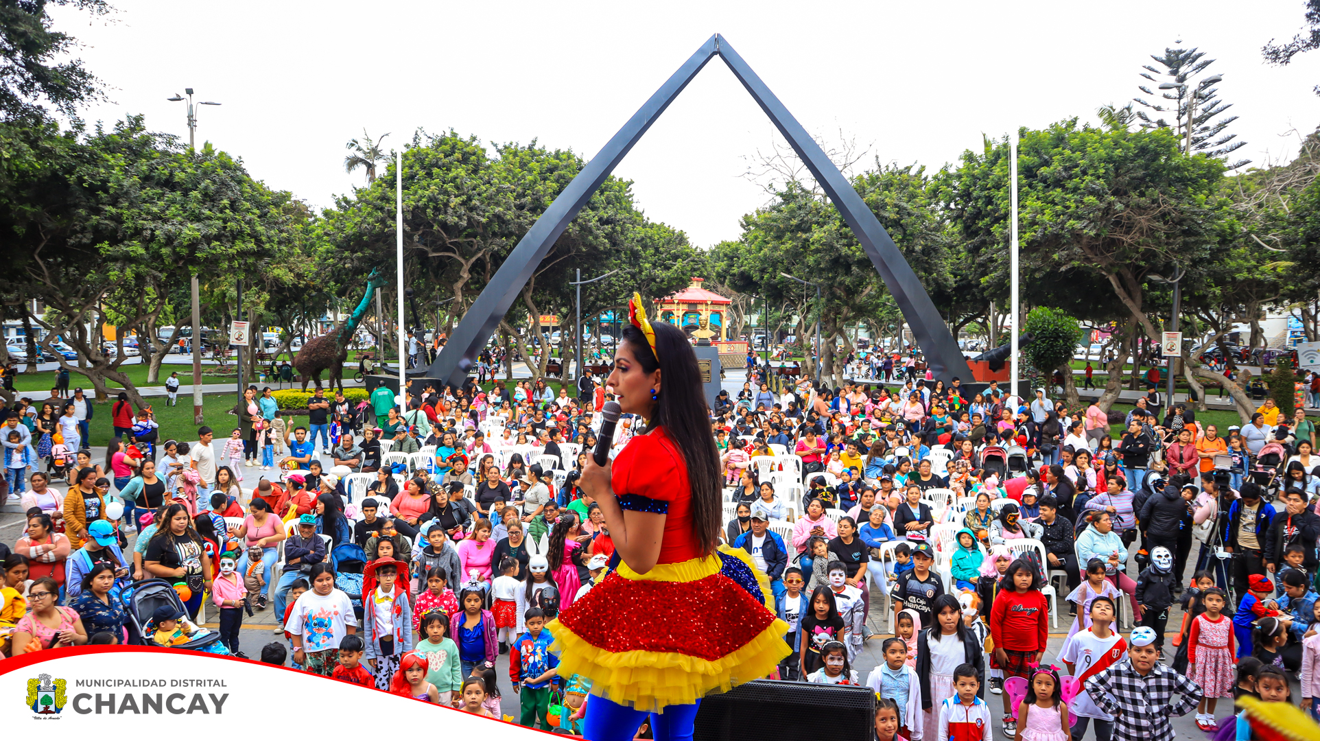 En una tarde llena de diversión y emoción, la Plaza de Armas de Chancay se convirtió en el escenario de un encantador show infantil que deleitó a los niños chancayanos y sus familias.