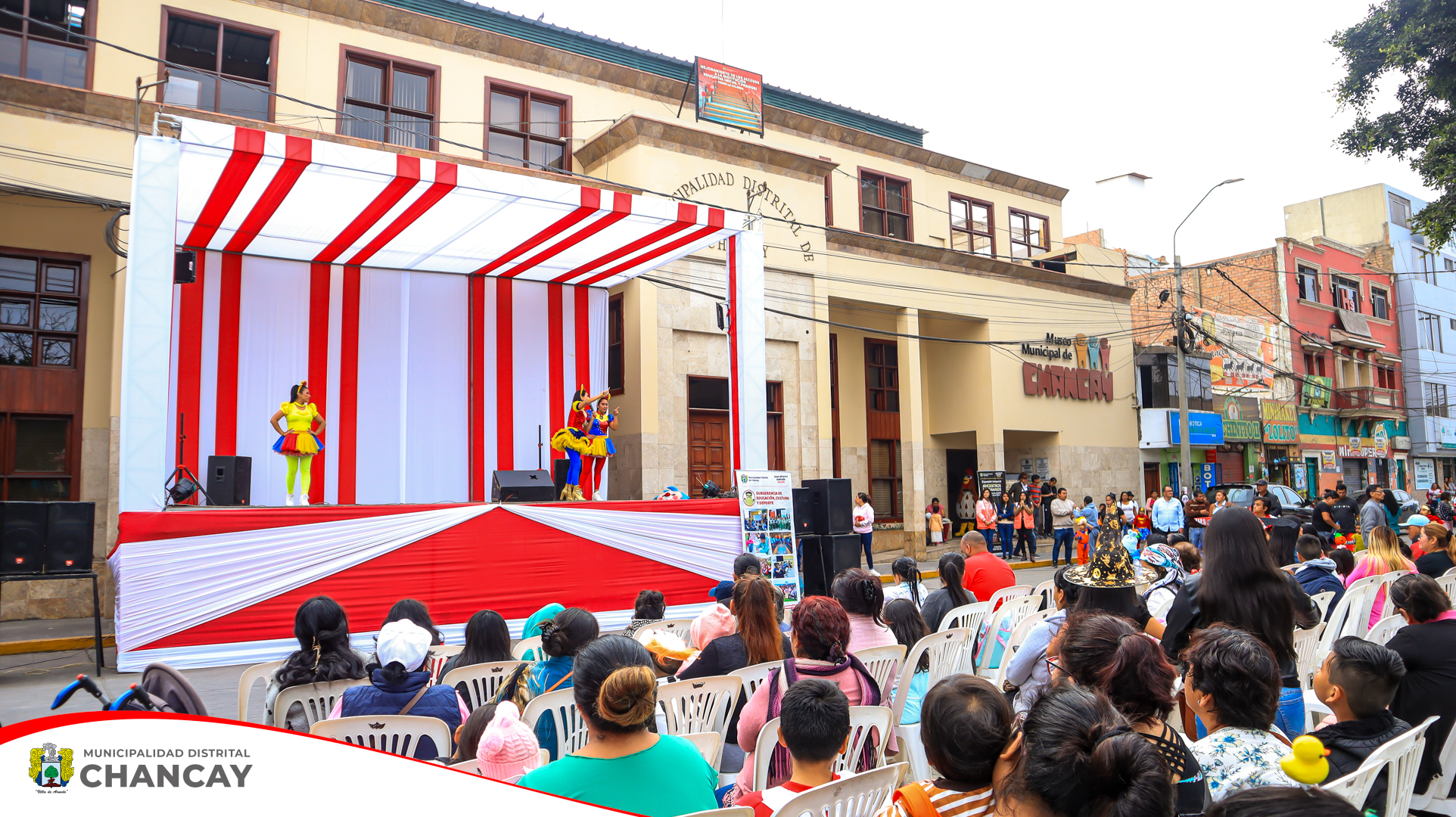 En una tarde llena de diversión y emoción, la Plaza de Armas de Chancay se convirtió en el escenario de un encantador show infantil que deleitó a los niños chancayanos y sus familias.
