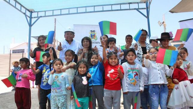 En un ambiente festivo con presencia de autoridades locales, docentes y padres de familia se realizó la colocación de la primera piedra de la IEI. N° 347 en la Asociación de vivienda Ejército de Salvación del Centro Poblado de Chen Chen que demandará una inversión de 3 millones 840 mil soles.
