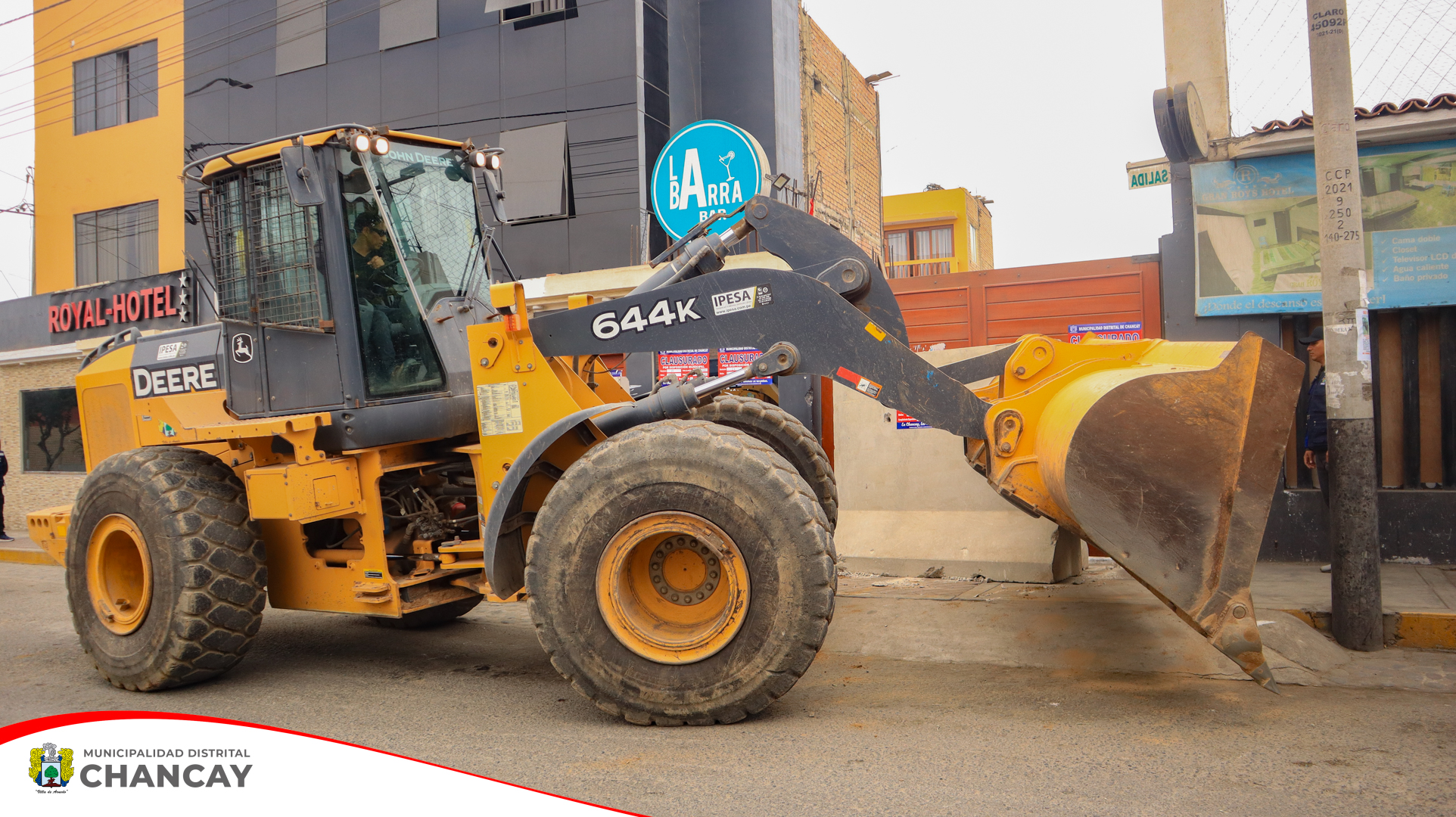 La Municipalidad Distrital de Chancay llevó a cabo la culminación de la intervención en el establecimiento "La Barra Bar" debido a la falta de cumplimiento de los permisos reglamentarios.