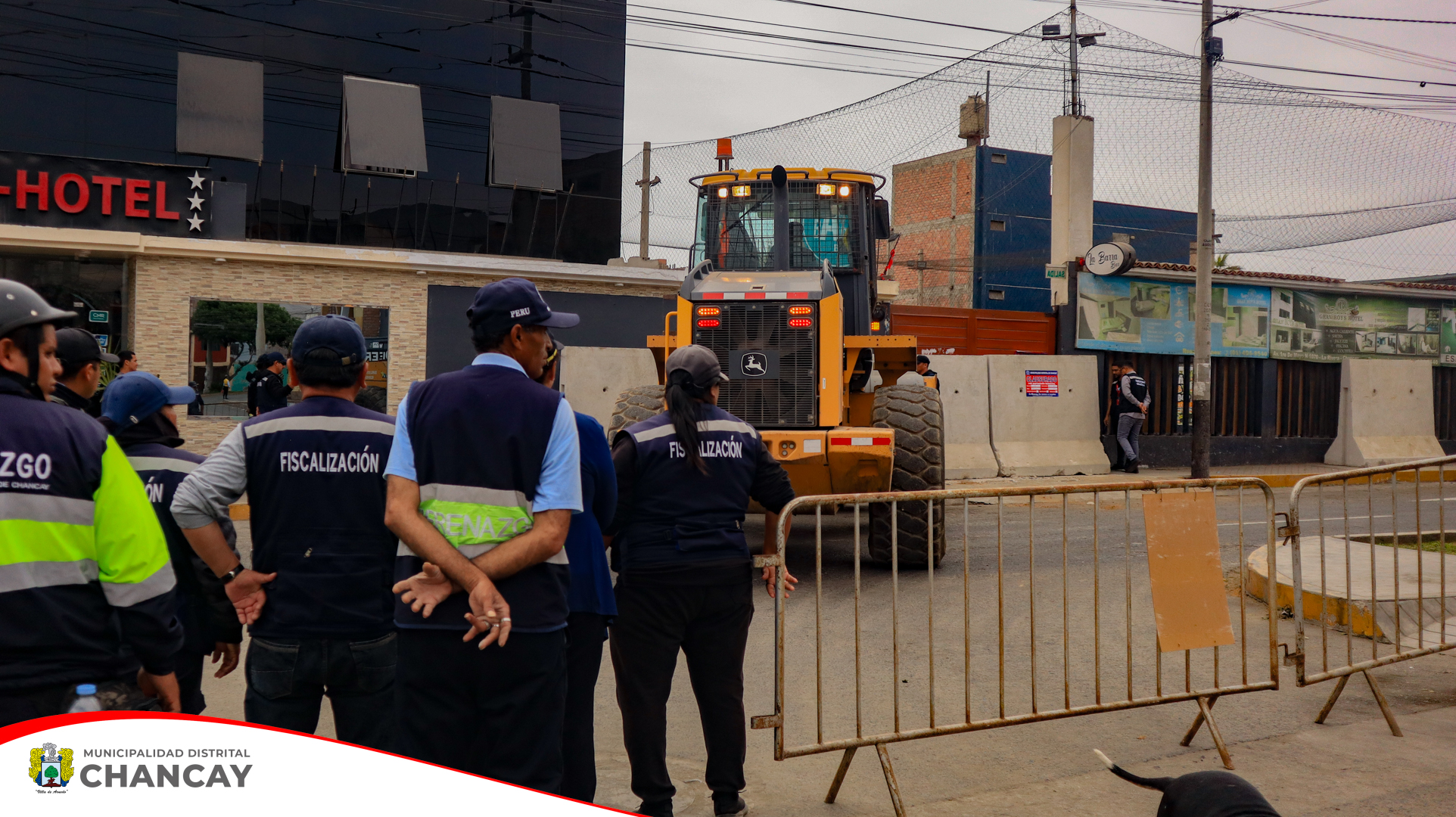 La Municipalidad Distrital de Chancay llevó a cabo la culminación de la intervención en el establecimiento "La Barra Bar" debido a la falta de cumplimiento de los permisos reglamentarios.