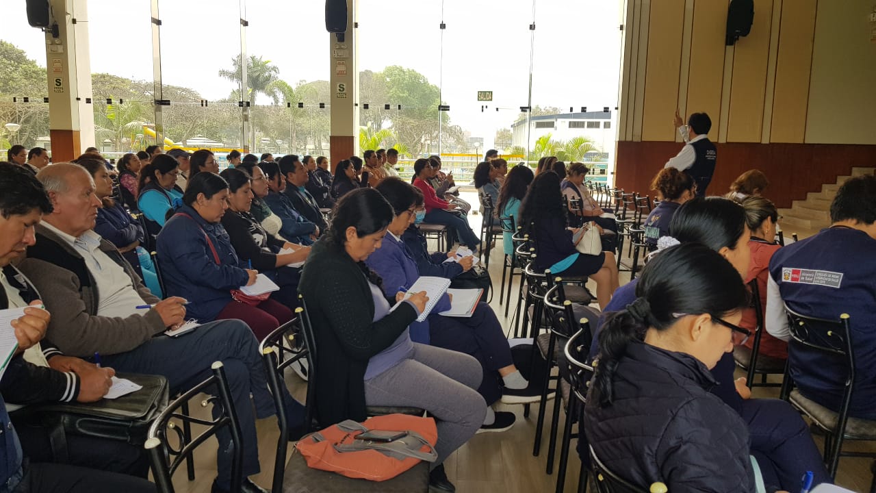 Lima este más de 100 responsables de vigilancia y control vectorial son capacitados en la lucha contra el dengue