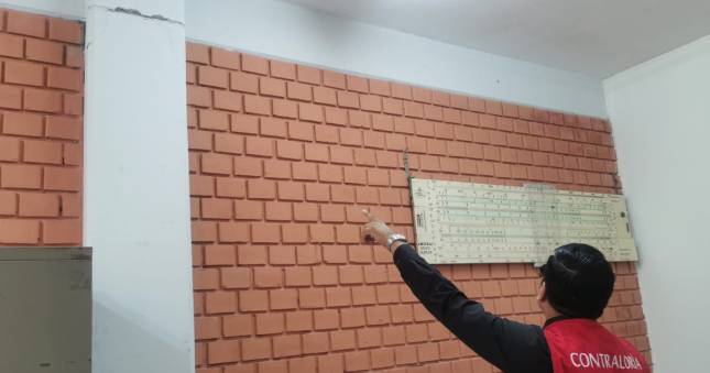 La Contraloría General advirtió que la demora en la elaboración y aprobación de un expediente técnico para la obra de Mejoramiento de los Servicios Educativos de la Escuela Profesional de Ciencias Administrativas de la Universidad Nacional Jorge Basadre Grohmann, ocasiona que en la actualidad el alumnado permanezca en ambientes con bajas condiciones de seguridad que podrían afectar su integridad física.