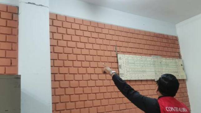  La Contraloría General advirtió que la demora en la elaboración y aprobación de un expediente técnico para la obra de Mejoramiento de los Servicios Educativos de la Escuela Profesional de Ciencias Administrativas de la Universidad Nacional Jorge Basadre Grohmann, ocasiona que en la actualidad el alumnado permanezca en ambientes con bajas condiciones de seguridad que podrían afectar su integridad física.