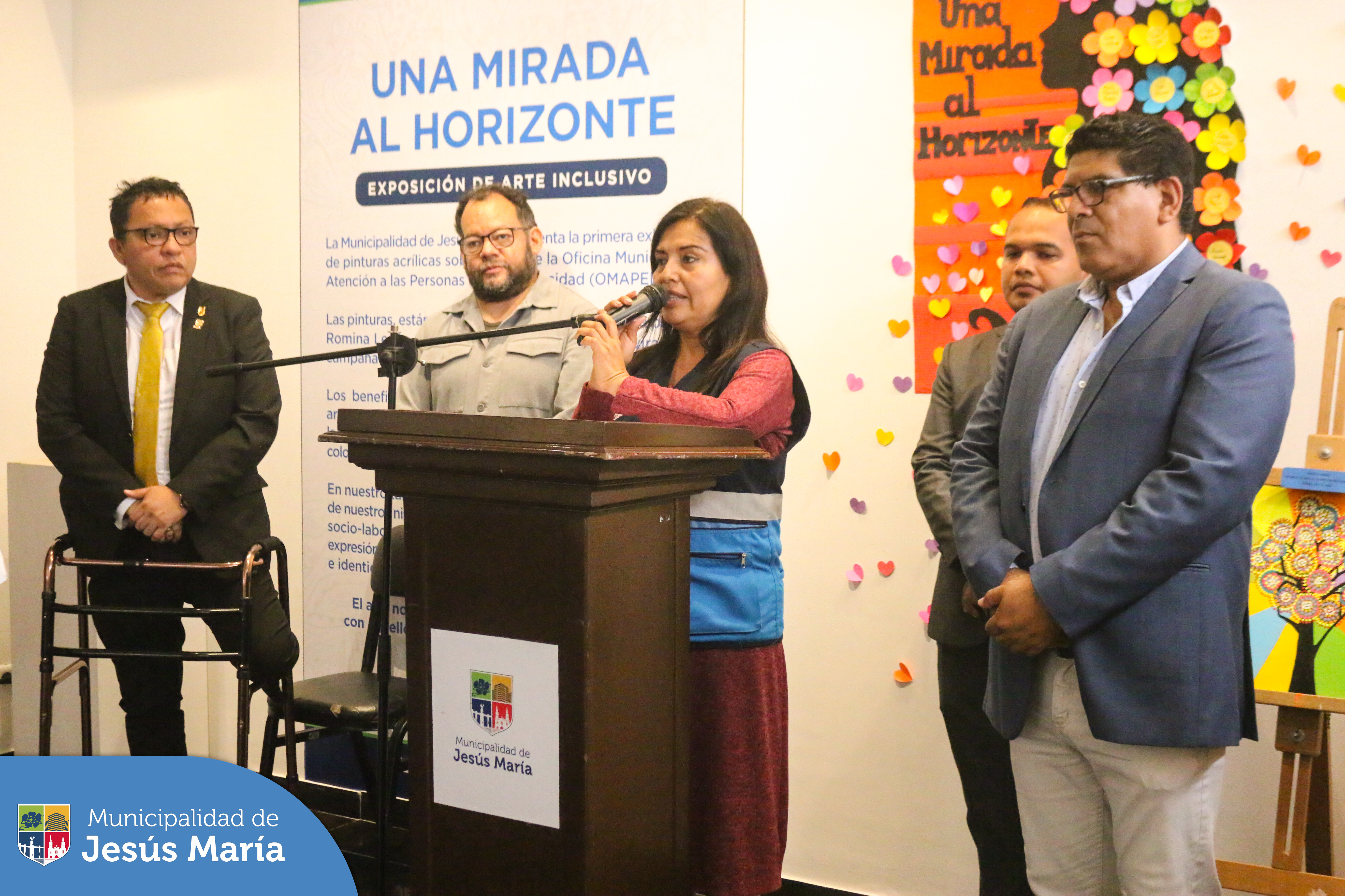 Se realizó la inauguración de la primera exhibición de pinturas acrílicas 🎨 sobre lienzo de la Oficina Municipal de Atención a las Personas con Discapacidad #OMAPED de Jesús María. 👩🏻🎨👨🏽🎨 En “Una mirada al horizonte” podrás apreciar 20 piezas basadas en el trabajo de la artista plástica Romina Lerda. 👏🏼
📍 Puedes visitarla en Av. Horacio Urteaga 535, 🕰️ de lunes a viernes de 9:00 a.m. a 5:00 p.m., 👀 hasta el 6 de noviembre.
¡Ingreso libre!