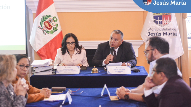Nuestro alcalde Jesús Gálvez Olivares, presidió la sesión realizada en el Salón Cáceres del Palacio Municipal.
🎬 Mira el video completo y conoce todos los acuerdos realizados 👉 https://bit.ly/46XVFnd
