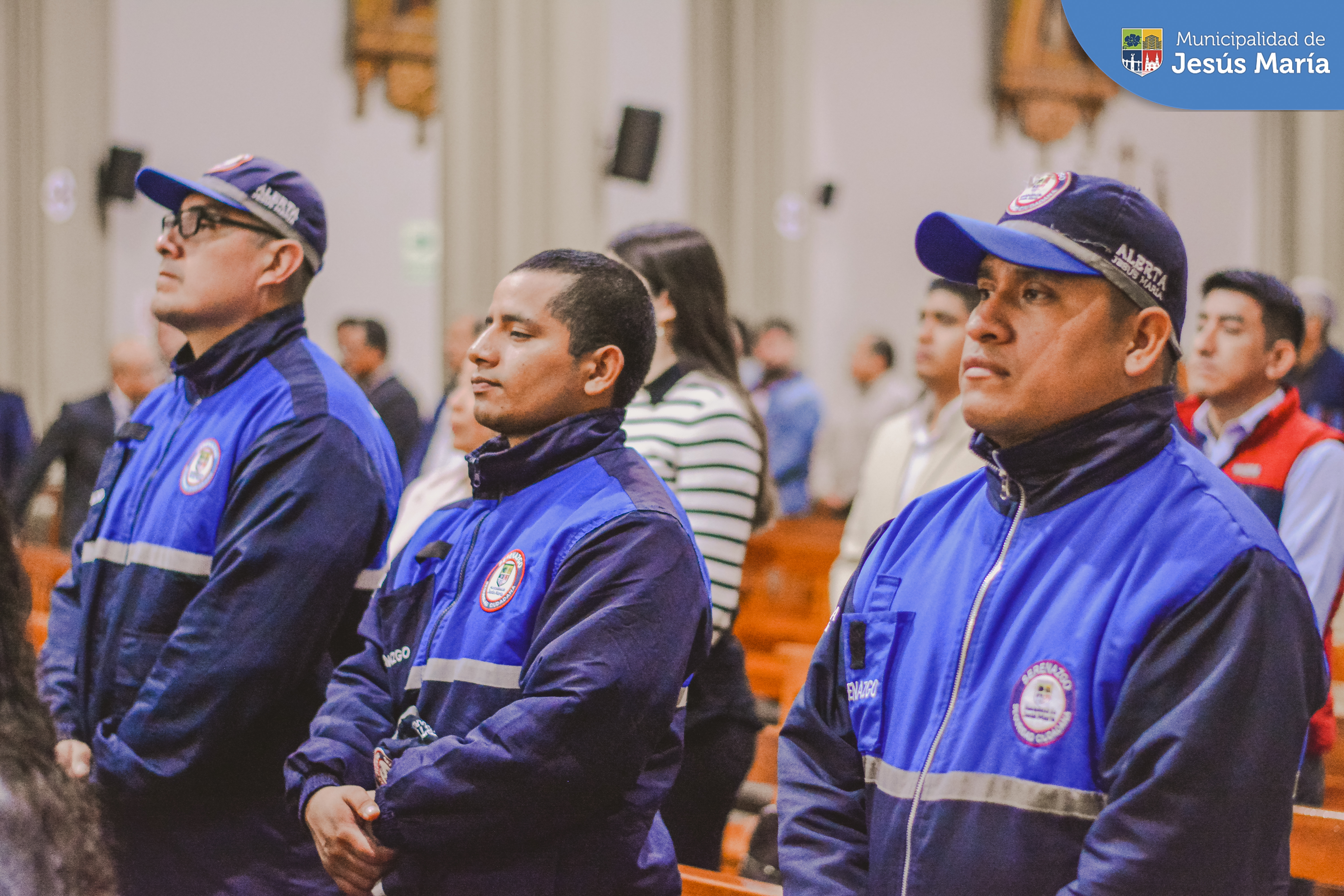 🌟 ¡Iniciamos las celebraciones por el Día del Trabajador Municipal!
El alcalde Jesús Gálvez Olivares, regidores, funcionarios, trabajadores municipales y vecinos se unieron en una ✝️ solemne misa en honor a San Martín de Porres, el patrono de los trabajadores ediles. El acto litúrgico se realizó en la emblemática Iglesia San José.