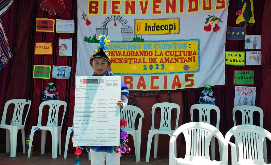 Seis escolares quechuas de la Isla Amantaní, en el lago Titicaca, registraron sus cuentos ante el Indecopi