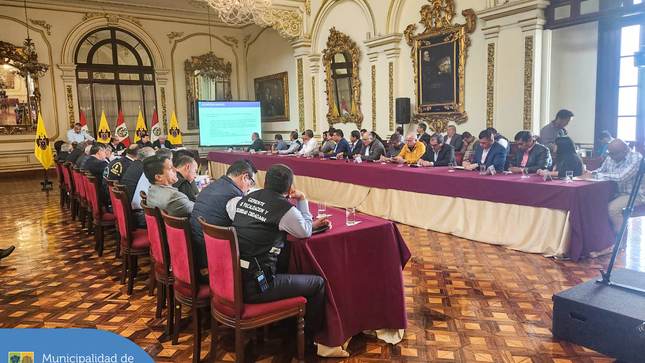 📣 ¡Seguimos trabajando por la seguridad de Jesús María!

Nuestro alcalde Jesús Gálvez Olivares, participó de una importante reunión de coordinación interdistrital organizada por la Municipalidad Metropolitana de Lima. En la actividad se trataron diversas acciones que se realizan de manera conjunta para fortalecer la Seguridad Ciudadana; entre ellas, la próxima adquisición de motos que potenciará el patrullaje integrado en los distritos. 💪🏍️