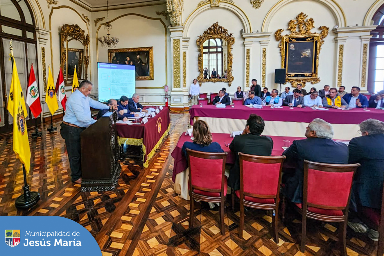 📣 ¡Seguimos trabajando por la seguridad de Jesús María!
Nuestro alcalde Jesús Gálvez Olivares, participó de una importante reunión de coordinación interdistrital organizada por la Municipalidad Metropolitana de Lima. En la actividad se trataron diversas acciones que se realizan de manera conjunta para fortalecer la Seguridad Ciudadana; entre ellas, la próxima adquisición de motos que potenciará el patrullaje integrado en los distritos. 💪🏍️