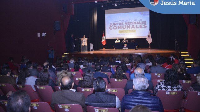 📷 Compartimos los momentos más resaltantes de la ceremonia de juramentación de los miembros de las Juntas Vecinales Comunales, elegidos en votación democrática el pasado 22 de octubre. 🗳️

✔️ El alcalde Jesús Gálvez Olivares, lideró la actividad y resaltó en su discurso la importancia que tienen las organizaciones vecinales para el desarrollo de sus respectivas zonas.

La lista de ganadores está disponibles en 🔗 https://bit.ly/45SdeE5
