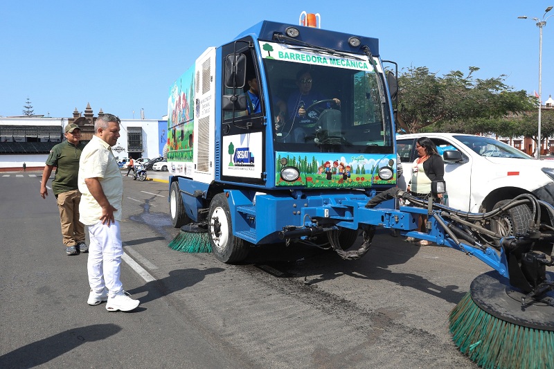 La Municipalidad de Trujillo recuperó para la limpieza pública del centro histórico una barredora mecánica que por día el trabajo de ocho personas.