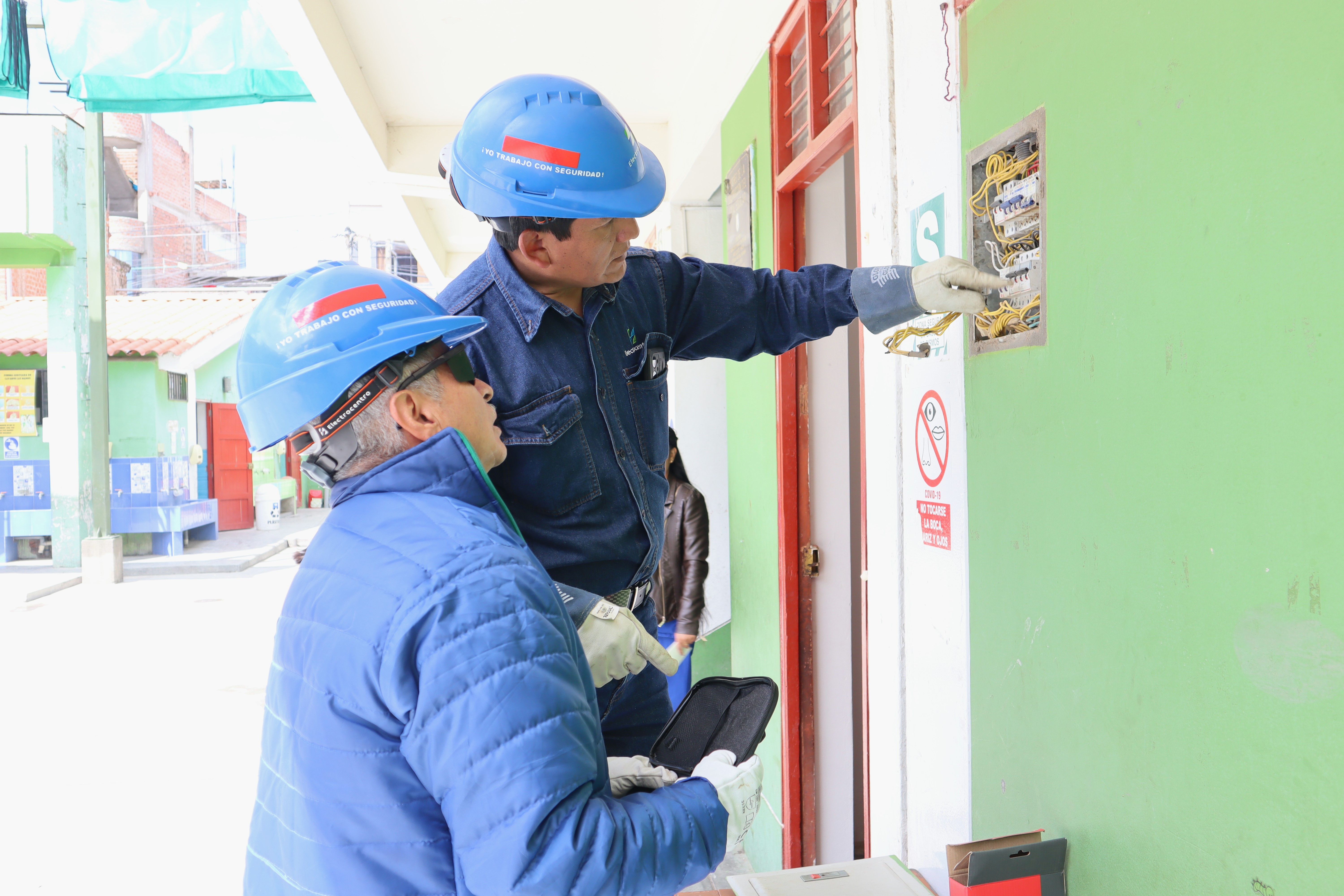 ELECTROCENTRO realiza inspección de instalaciones eléctricas en diez Instituciones Educativas