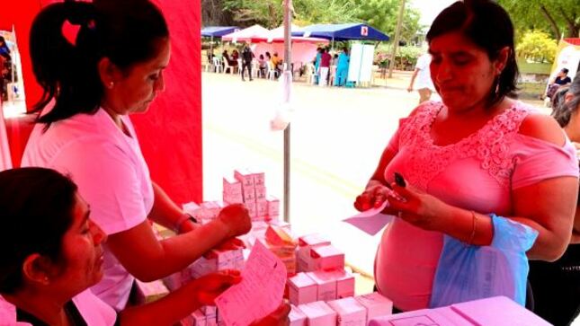 GORE lleva campaña integral de salud a familias del Kilómetro 50