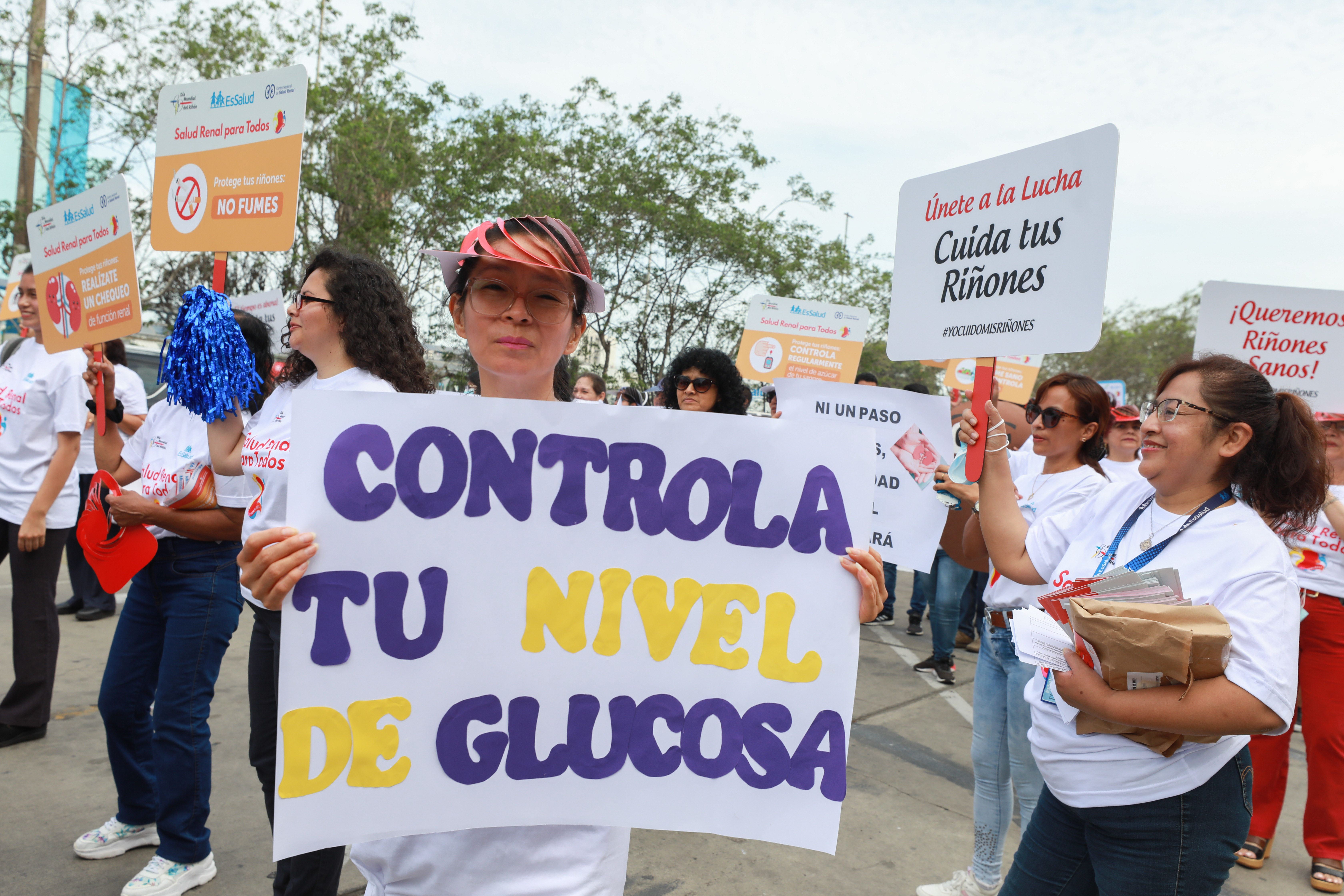 EsSalud realiza campaña gratuita sobre prevención de diabetes y obesidad para asegurados y no asegurados