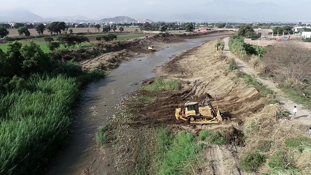 20% de avance tiene la limpieza, descolmatación y encauzamiento del río Moche, en el tramo entre los puentes Santa Rosa y Moche, a cargo de la MPT, con apoyo de maquinaria del Ministerio de Vivienda.