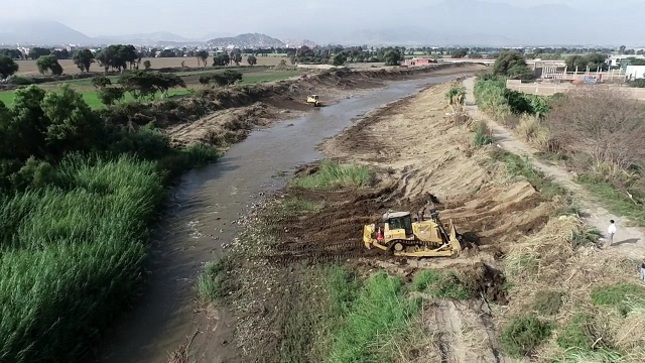 20% de avance tiene la limpieza, descolmatación y encauzamiento del río Moche, en el tramo entre los puentes Santa Rosa y Moche, a cargo de la MPT, con apoyo de maquinaria del Ministerio de Vivienda. 