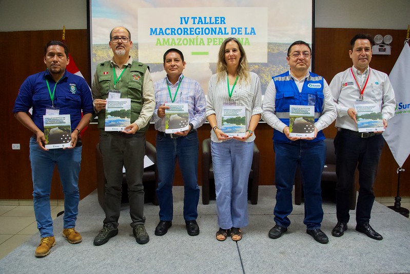 Sunass presenta publicaciones