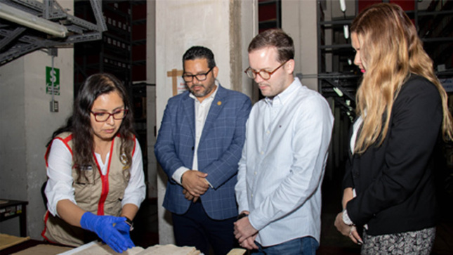 Congresista Alejandro Cavero visitó el Archivo General de la Nación