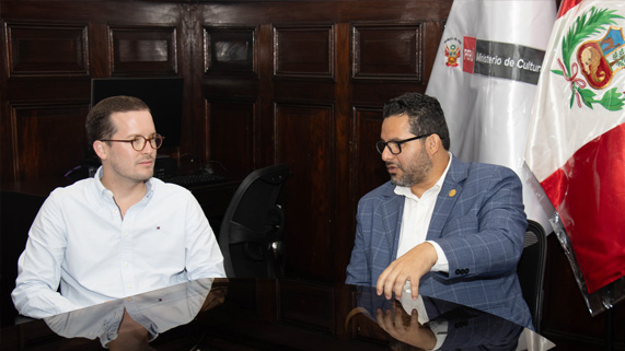 Congresista Alejandro Cavero visitó el Archivo General de la Nación