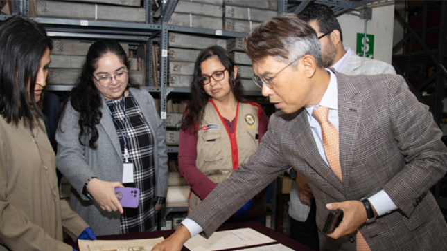 Visita del embajador de la República de Corea, Jong-Uk Choi