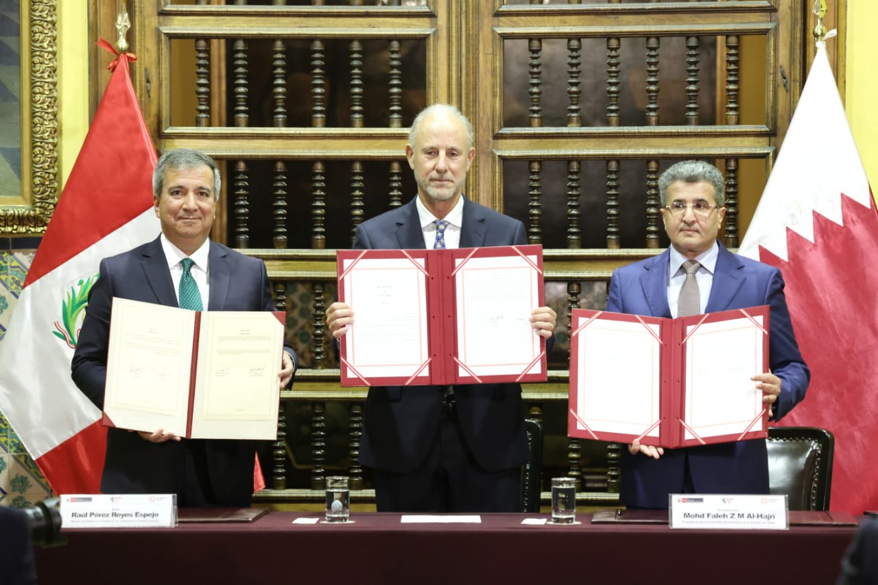 Perú y Catar suscriben Acuerdo de Servicios Aéreos que impulsará el turismo y comercio entre ambas naciones