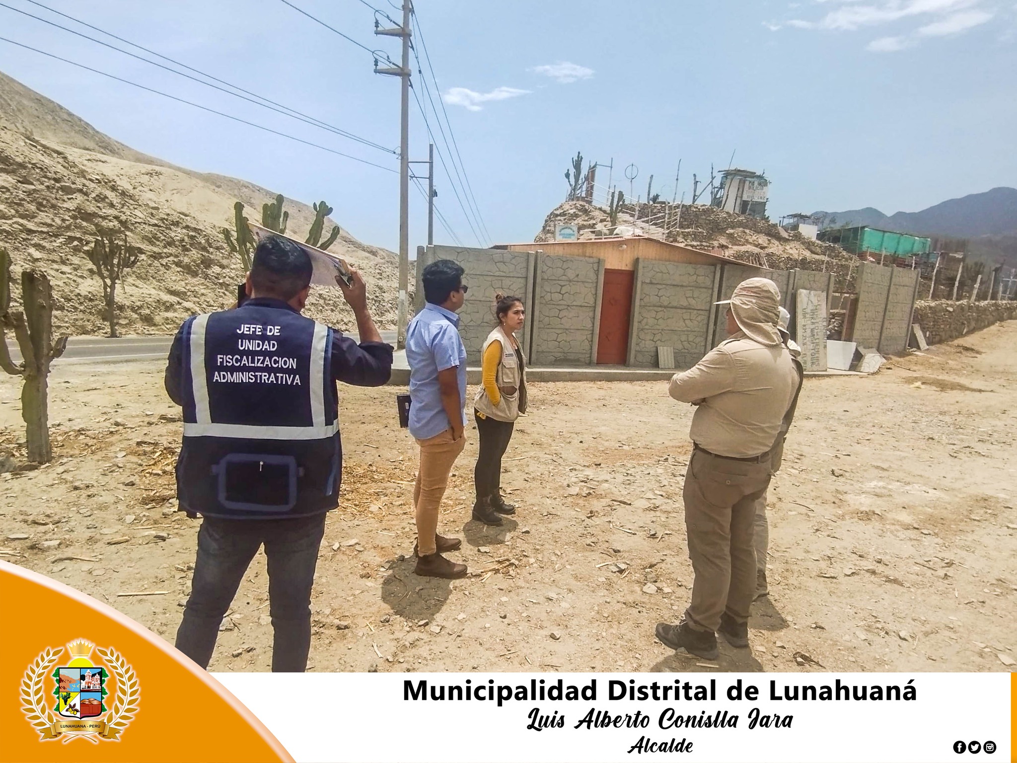 Contando con la presencia del La Unidad de Turismo, La Unidad de Fiscalización, La Unidad de Planeamiento, Subprefectura Distrital y el Ministerio de Cultura, se apersonaron al anexo de Paullo del distrito de Lunahuaná, para realizar una inspección inopinada, al sitio arqueológico Incahuasi sobre la construcción de un módulo de madera dentro de la zona intangible.
El Ministerio de Cultura, en presencia de las autoridades locales efectuaron el uso adecuado de GPS para tomar las coordenadas de ubicación para poder verificar y realizar el informe correspondiente.
#EnGestionChavelonEsLaSolucion